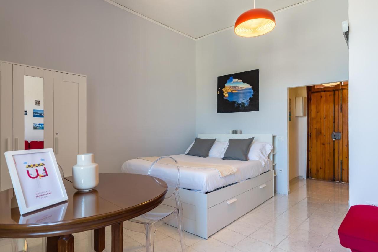 Seaview Apartment In Posillipo By Wonderful Italy Peschiera del Garda Exterior photo